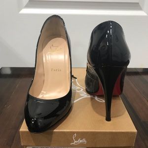 Decollete 868 100 Patent calf.
EU 38.5